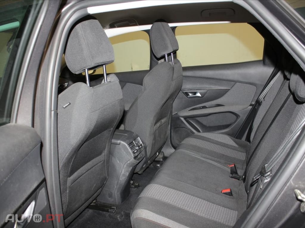 Peugeot 3008 1.5 BlueHDi Active Pack EAT8