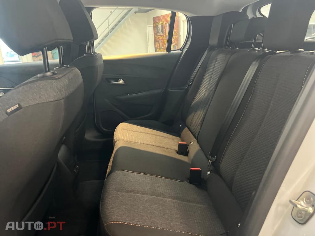 Peugeot E-208 50 kWh Style