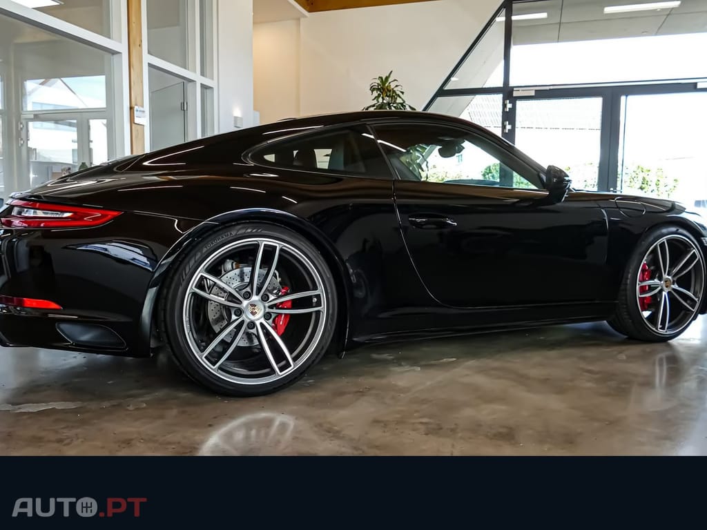 Porsche 911 Carrera 4 S Sport