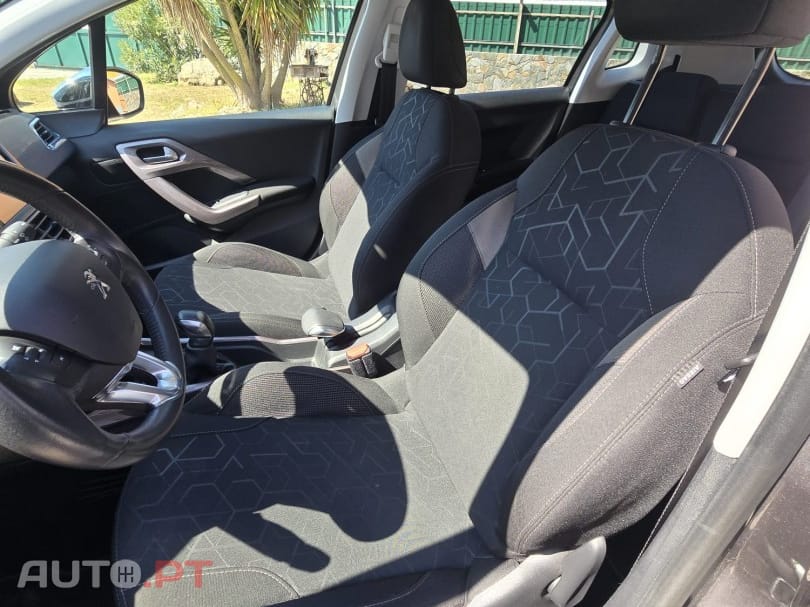 Peugeot 2008 1.2 PureTech Style