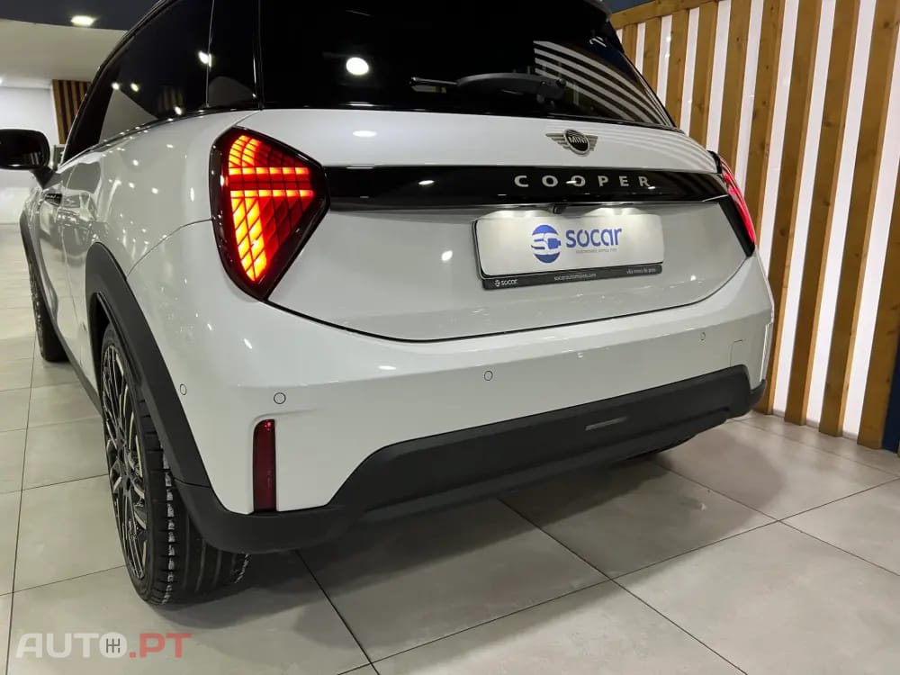 MINI Cooper Cooper C Favoured S