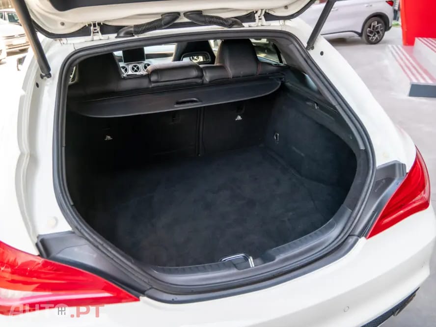 Mercedes-Benz CLA 220 d Shooting Brake AMG Line Aut.
