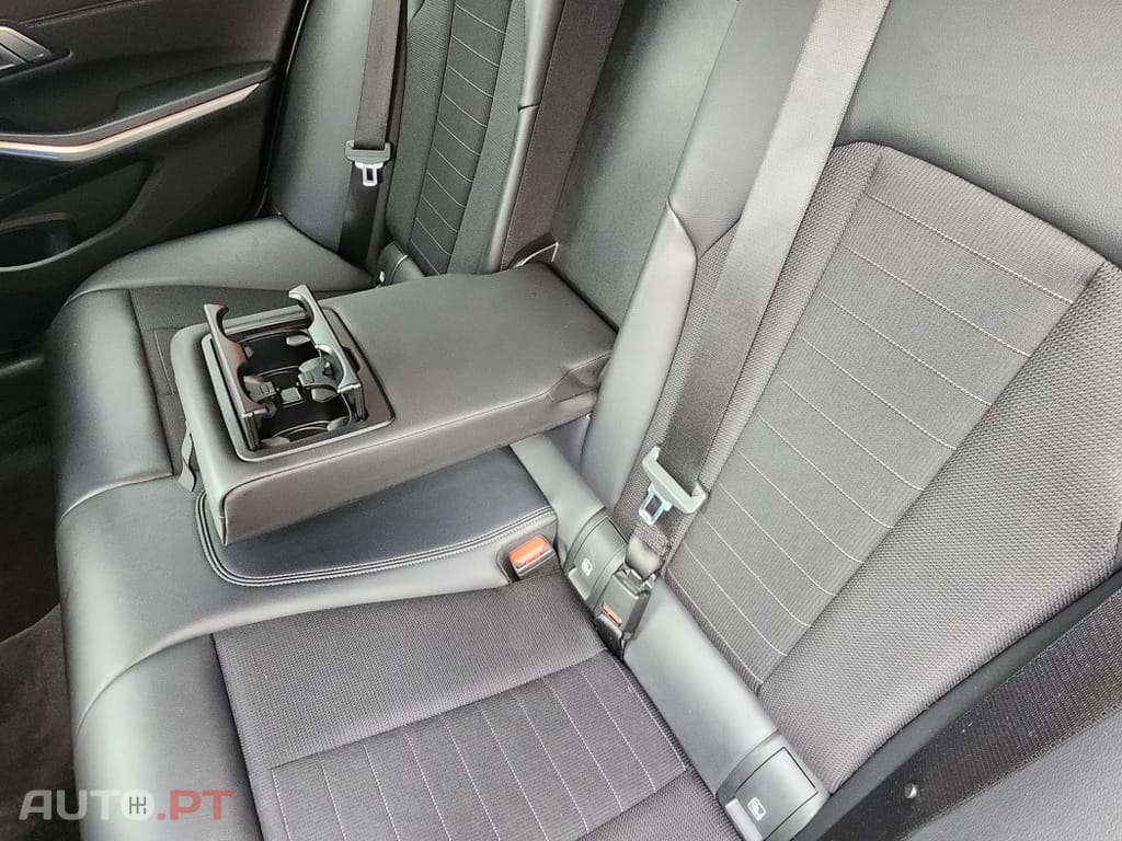 BMW 330 e Line Sport Auto