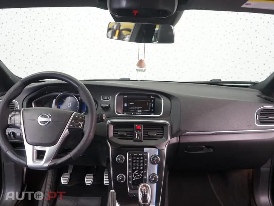 Volvo V40 1.6 D2 R-Design Momentum