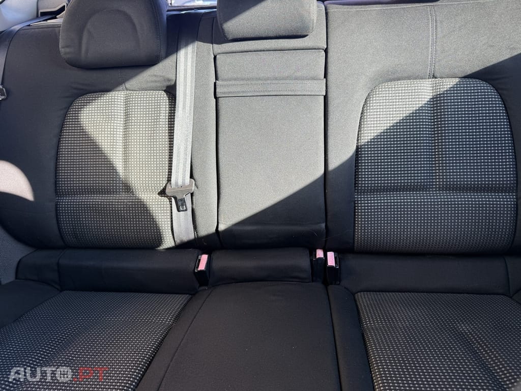 Peugeot 407 SW 2.0 HDi Navteq