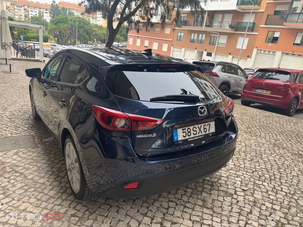 Mazda 3 1.5 Sky-D Excellence Navi