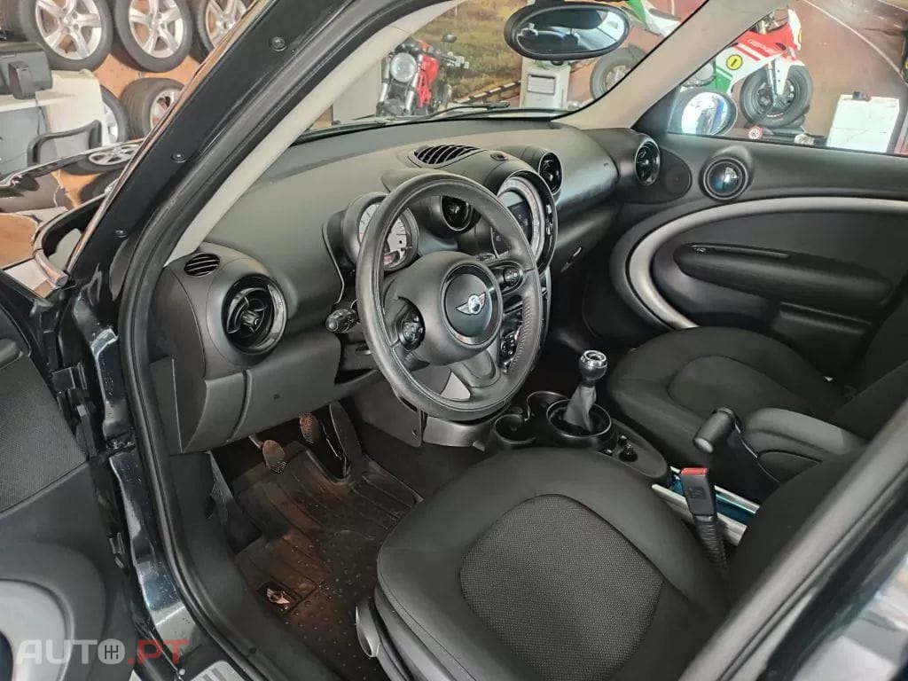 MINI Countryman One D