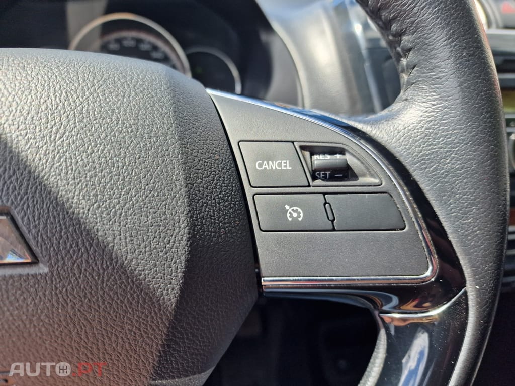 Mitsubishi Space Star 1.2 Intense Cross