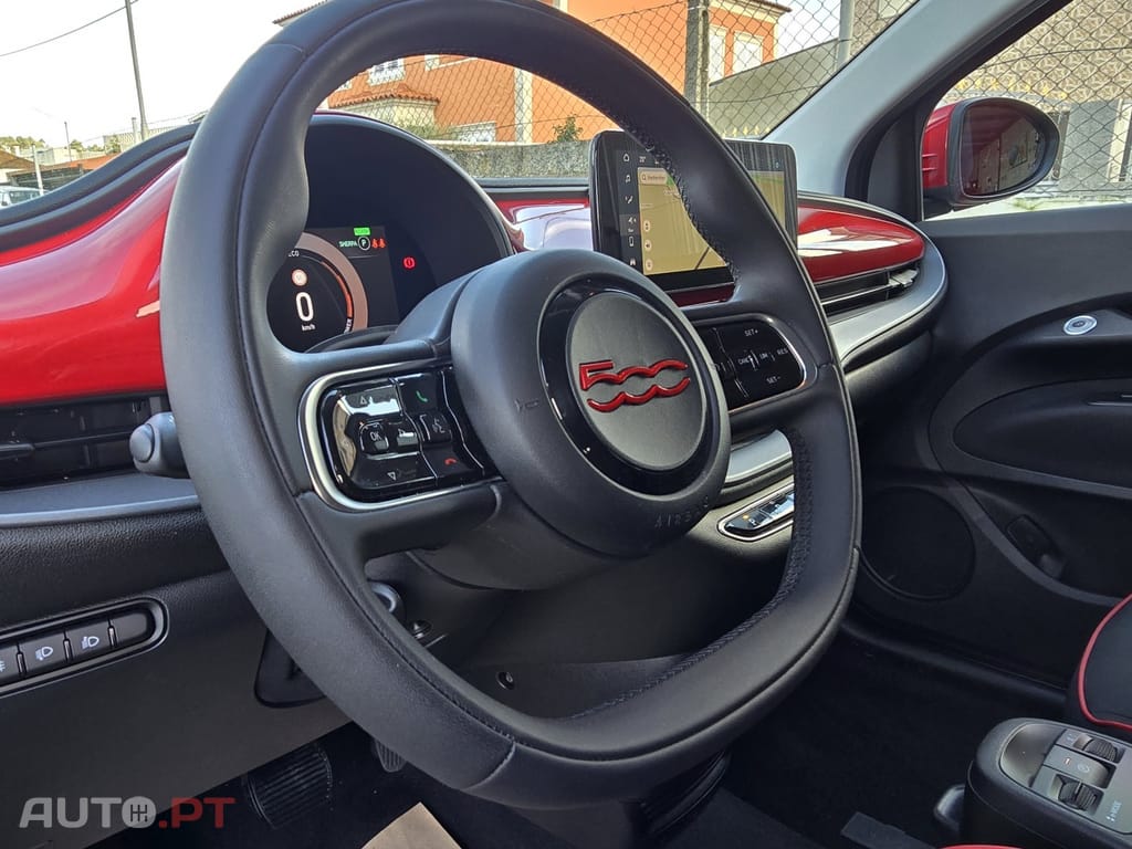 Fiat 500e (RED)