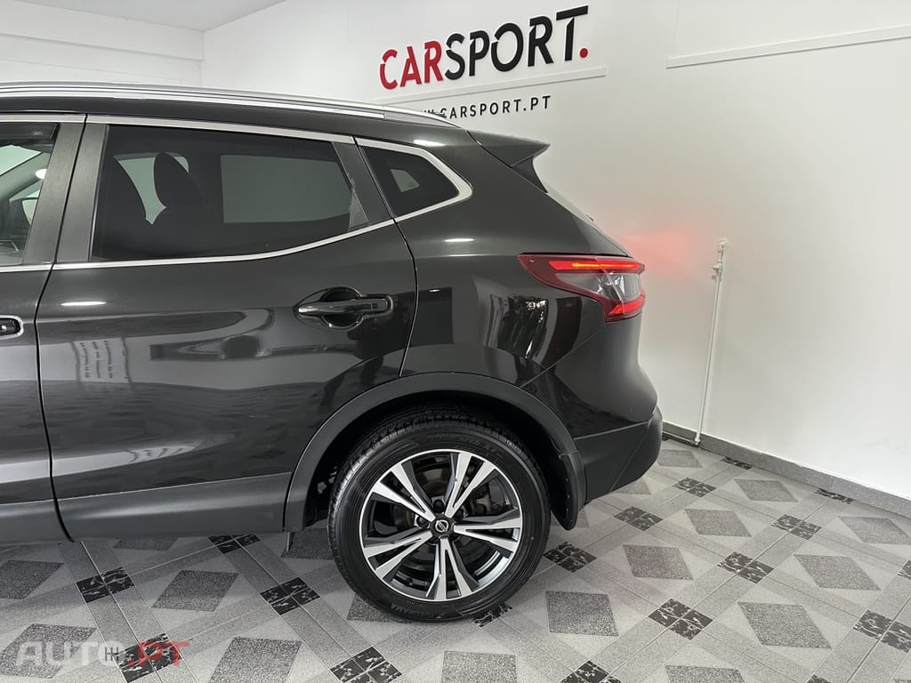 Nissan Qashqai 1.3 DIG-T N-Connecta J18