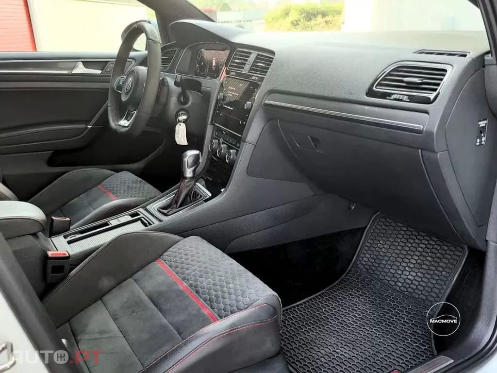 Volkswagen Golf 2.0 TSI GTI Performance