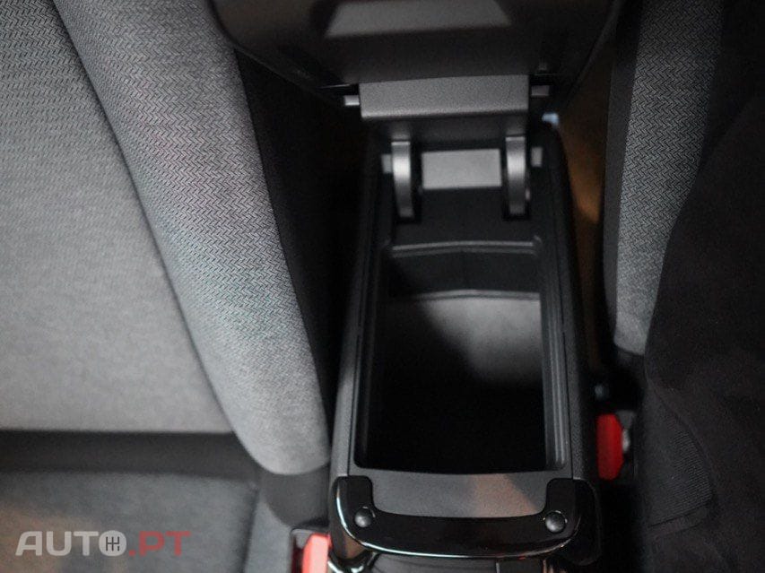 Citroen C4 1.2i Feel EAT8