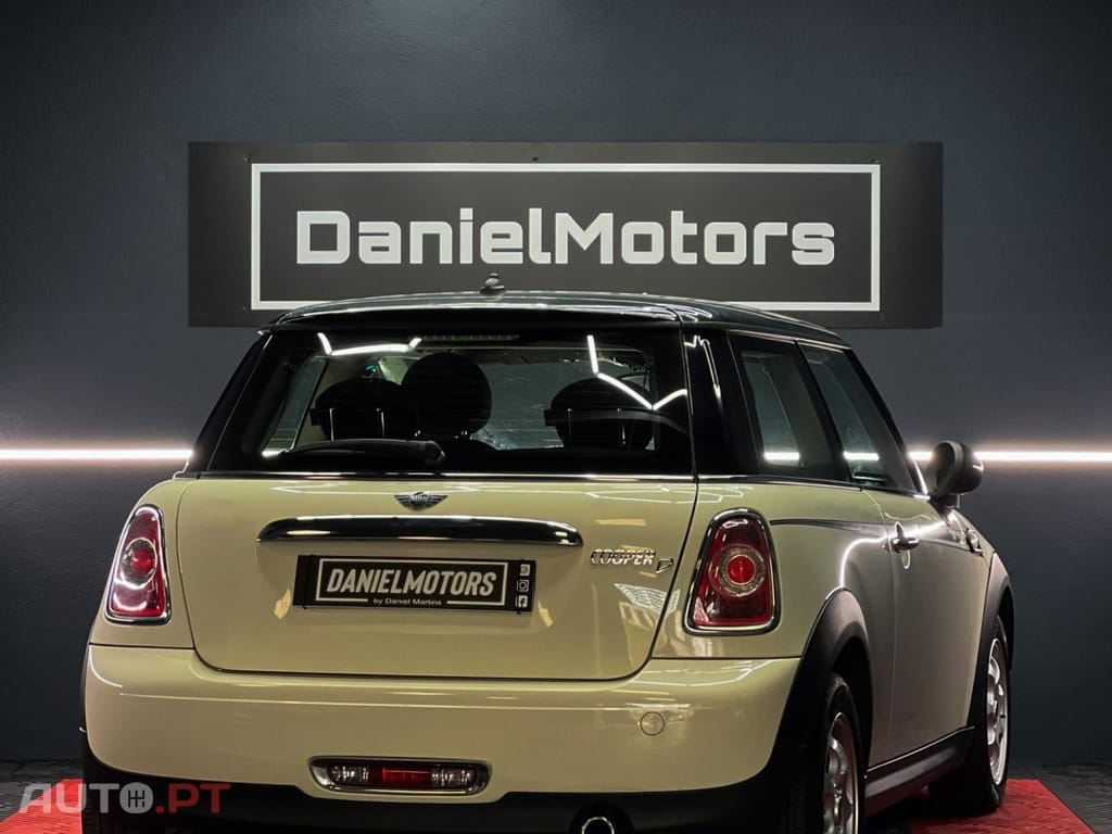 MINI Cooper Cooper D