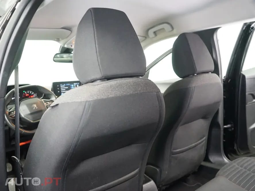 Peugeot 2008 1.2 PureTech Allure