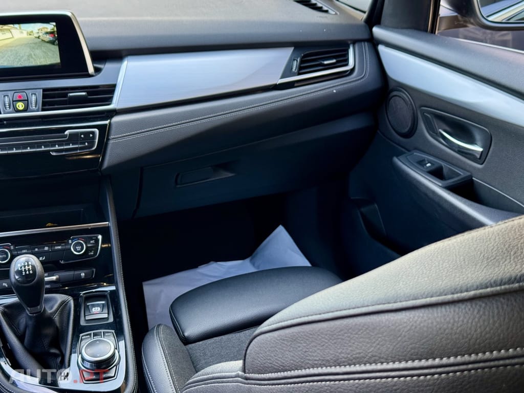 BMW 216 d 7L Line Sport