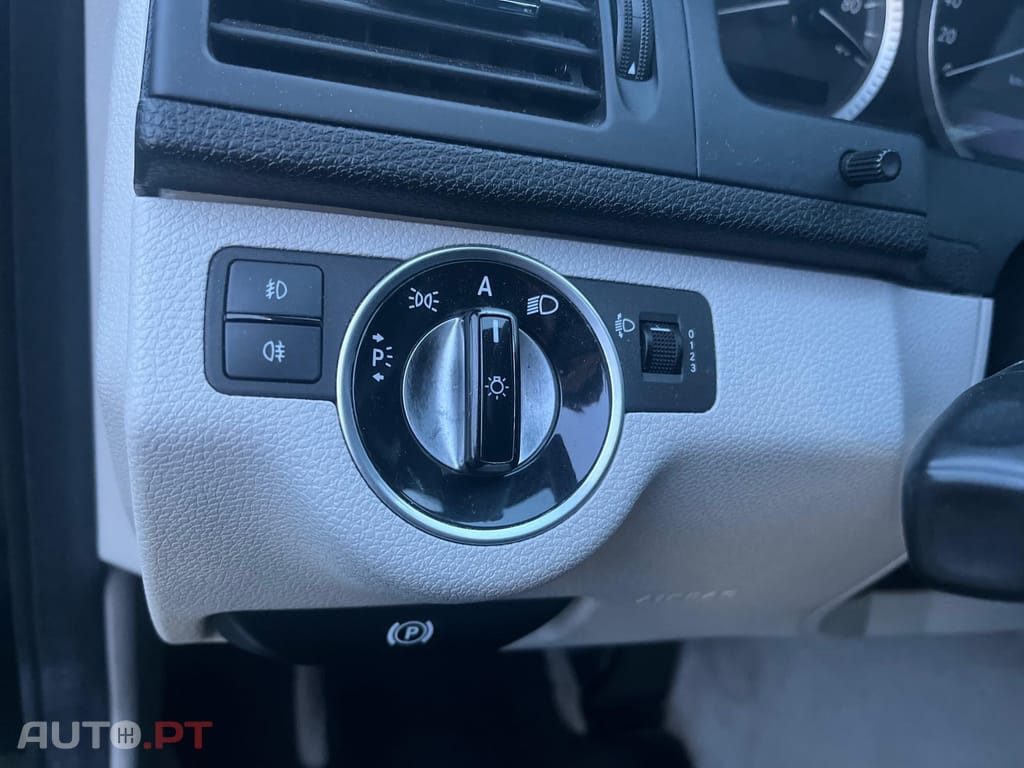 Mercedes-Benz C 220 blue efficient