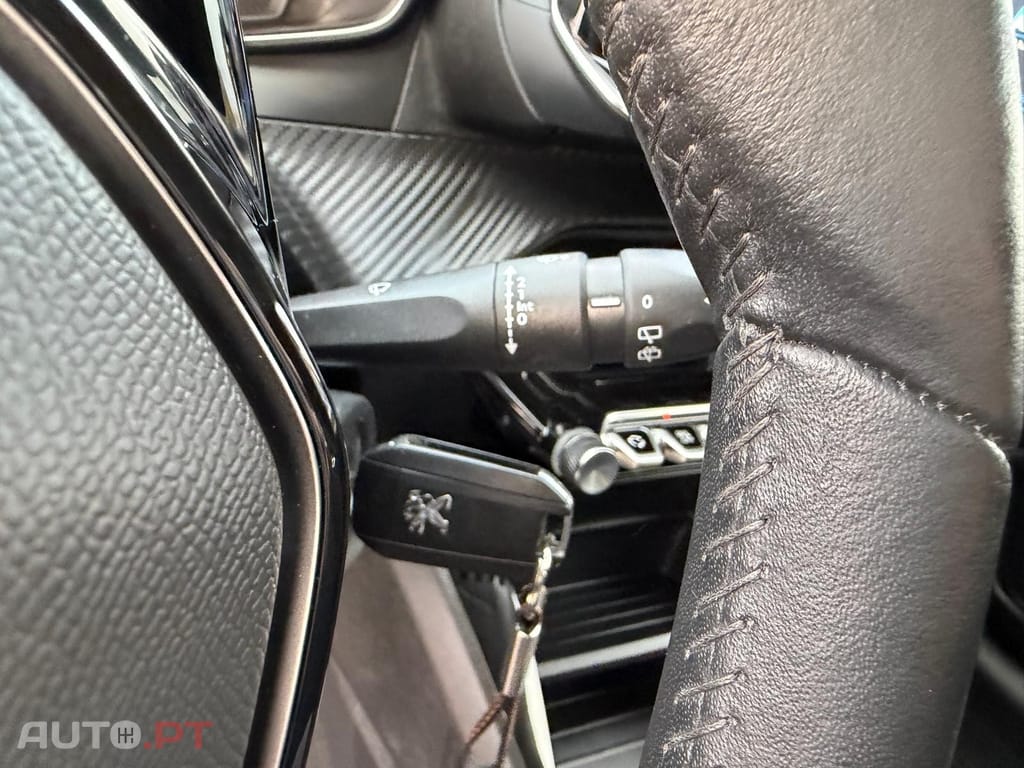 Peugeot 208 1.2 PureTech SE Style