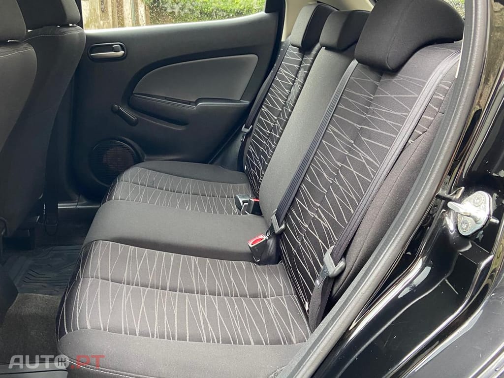 Mazda 2 1.3 MZR Comfort 5 Portas