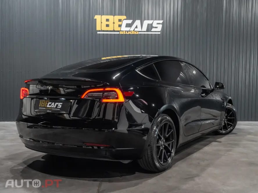 Tesla Model 3 Standard Range Plus RWD