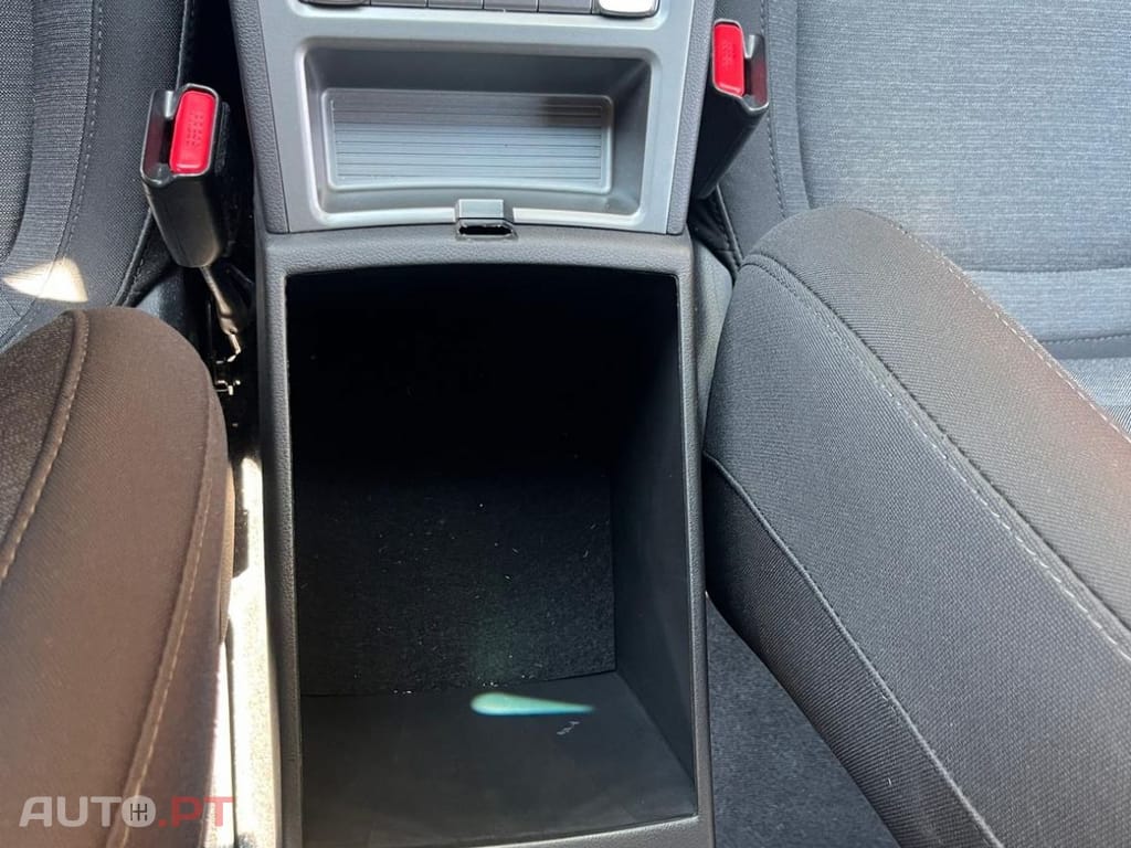 Hyundai Kauai Select I.V.A DEDUTIVEL  
