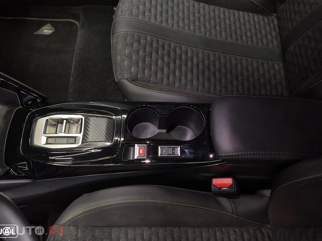 Peugeot E-2008 50 kWh Allure Pack