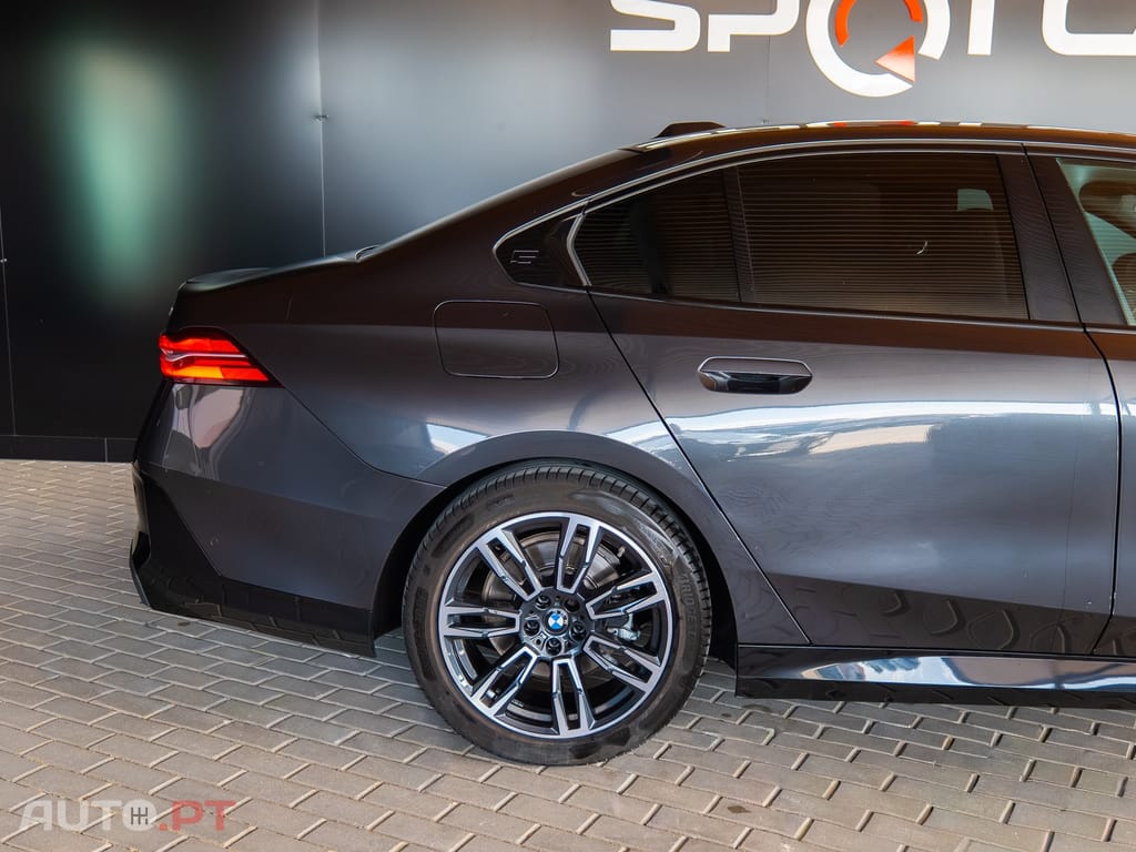 BMW 520 d Pack Desportivo M