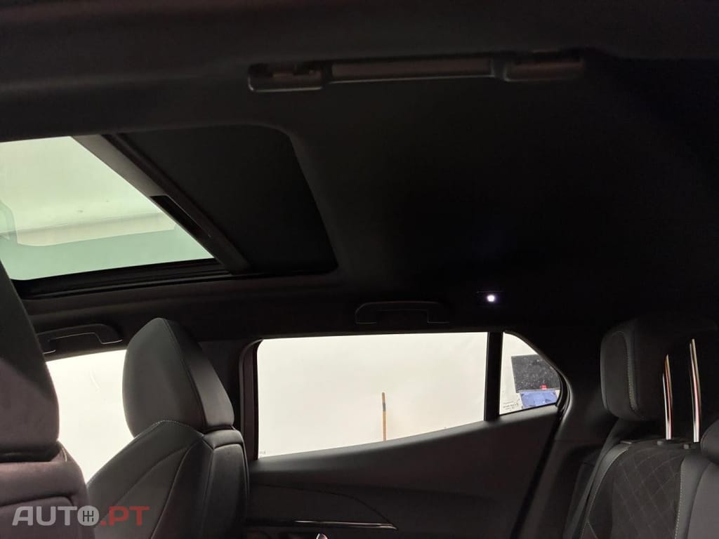 Peugeot E-2008 50 kWh GT Pack