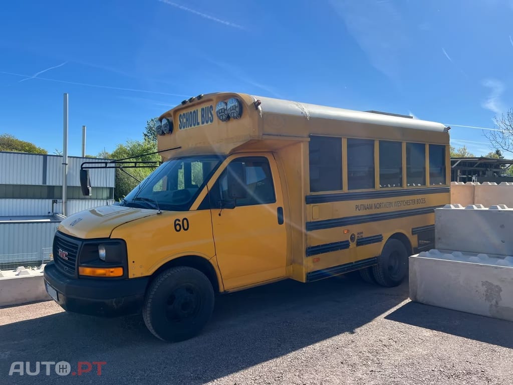 GMC Savana G35 School Bus