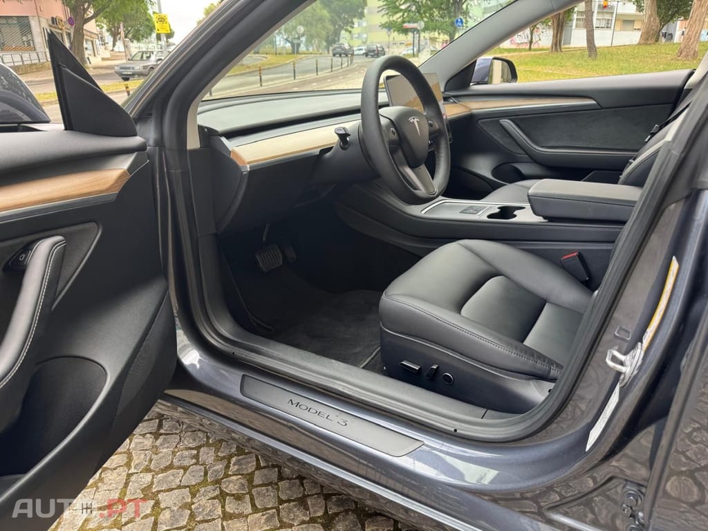 Tesla Model 3 Tração Traseira