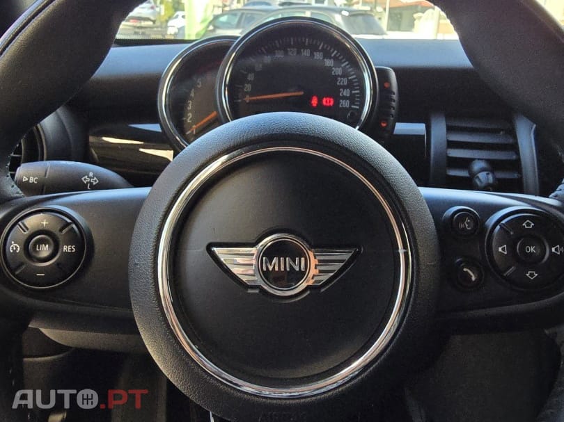 MINI Cooper Cooper D Auto