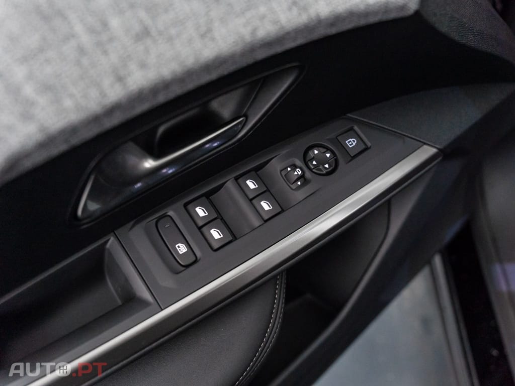 Peugeot 3008 1.2 Hybrid Allure e-DCS6