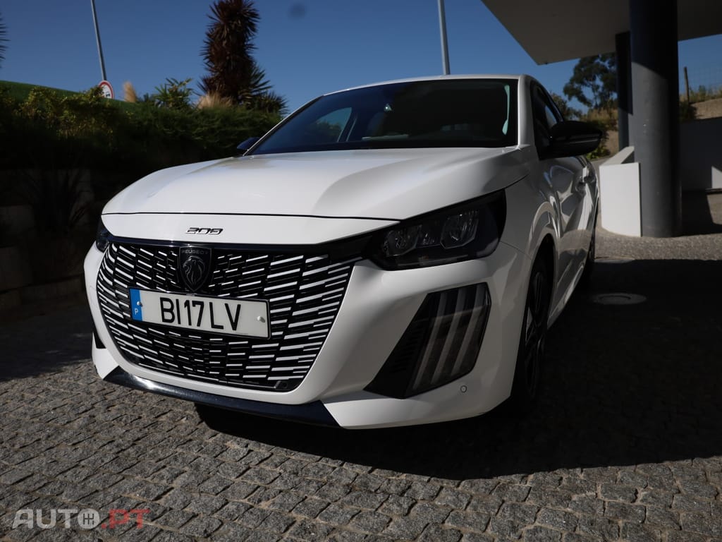 Peugeot 208 1.2 Hybrid Allure e-DCS6
