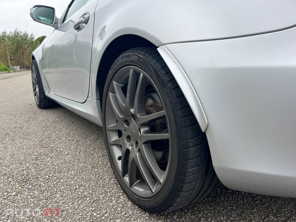 Mercedes-Benz SLK 200 Outro