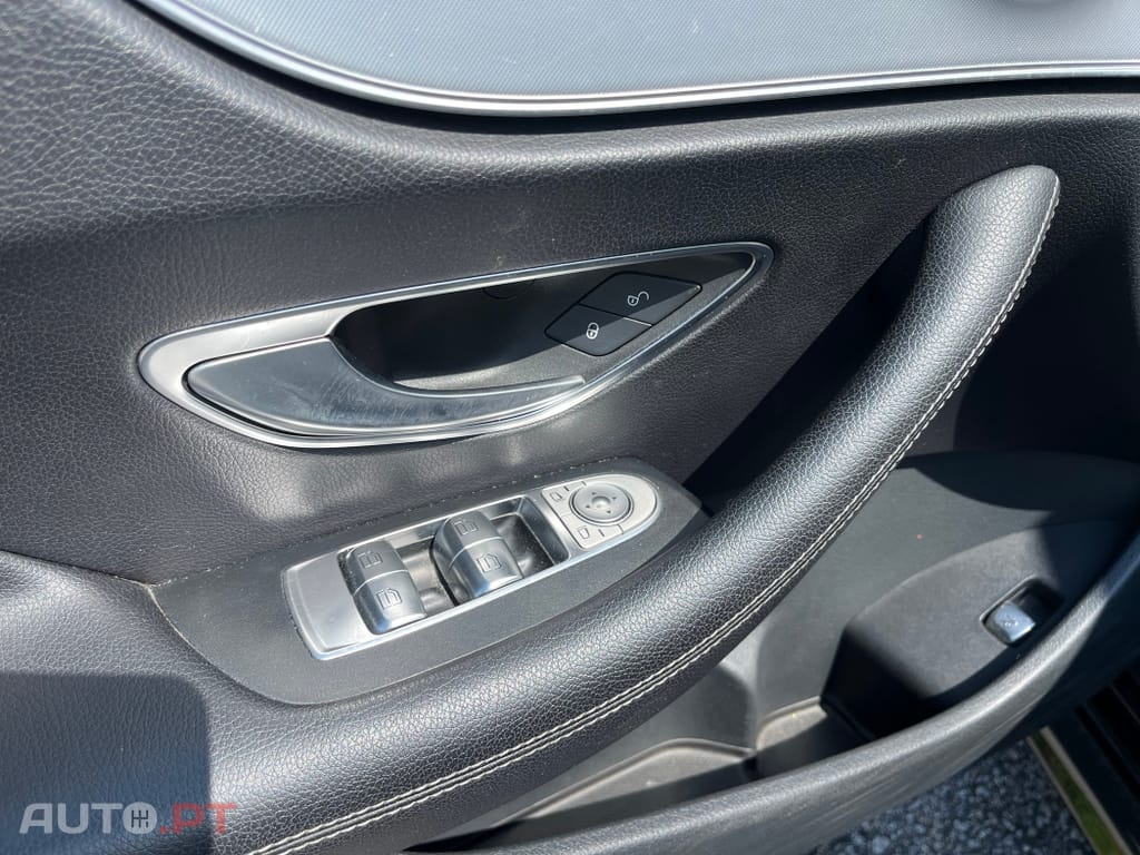 Mercedes-Benz E 220 d 4Matic Coupe 9G-TRONIC AMG Line