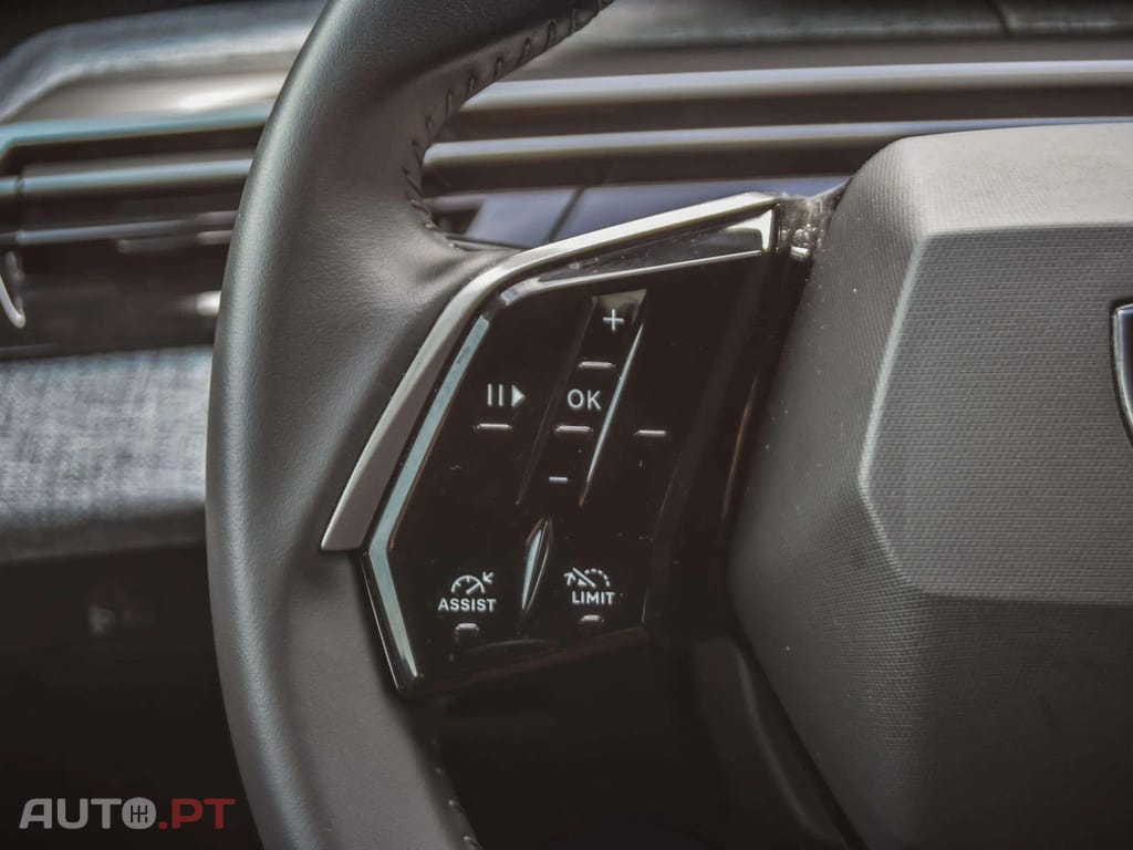 Peugeot 3008 1.2 Hybrid Allure e-DCS6