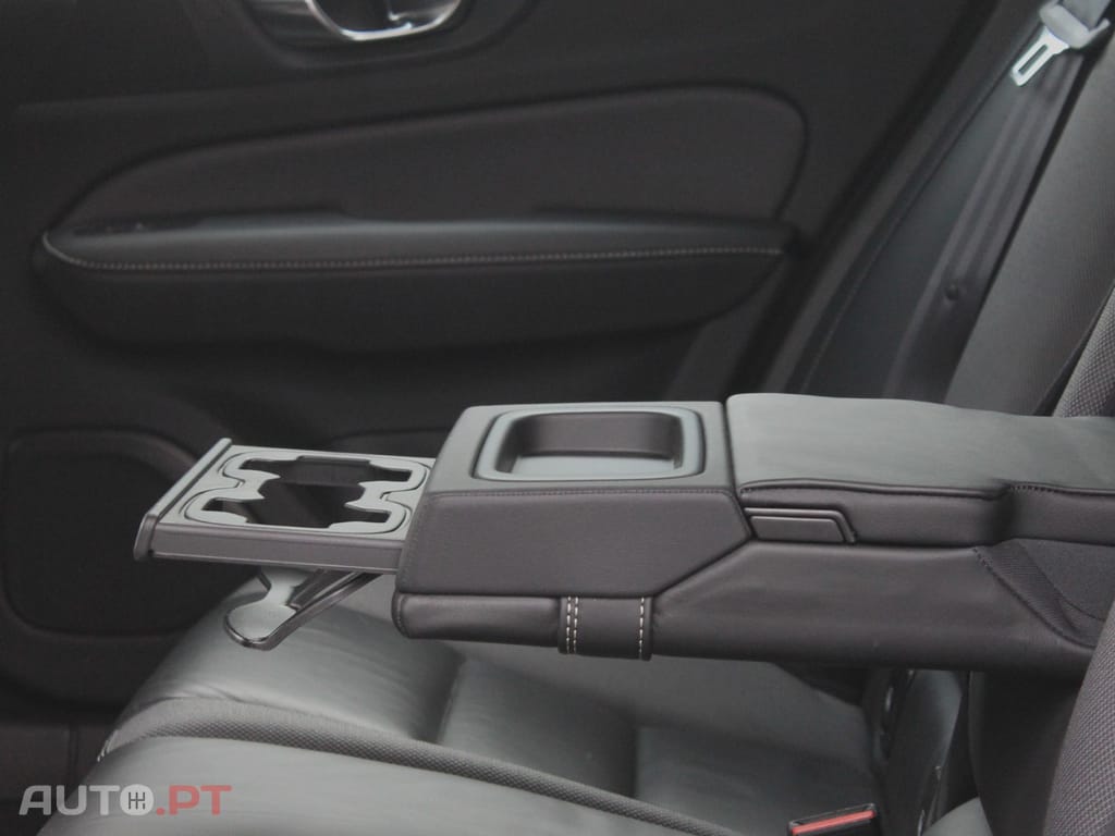 Volvo V60 2.0 T8 AWD TE R-Design