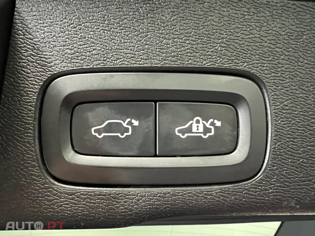 Volvo XC60 2.0 T6 340 AWD PHEV Inscription Auto