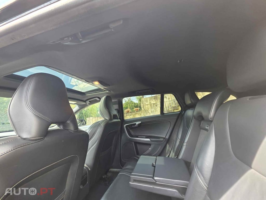 Volvo V60 D6 Twin Engine Geartronic RDesign