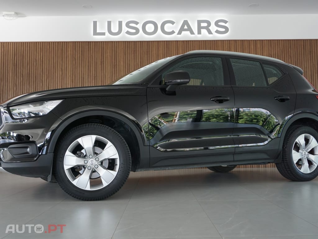 Volvo XC40 T2 Momentum Pro