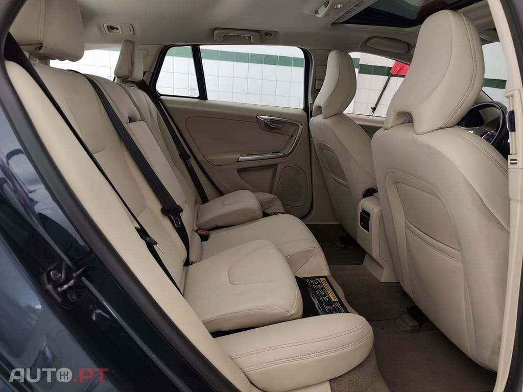 Volvo V60 2.0 D4 Momentum
