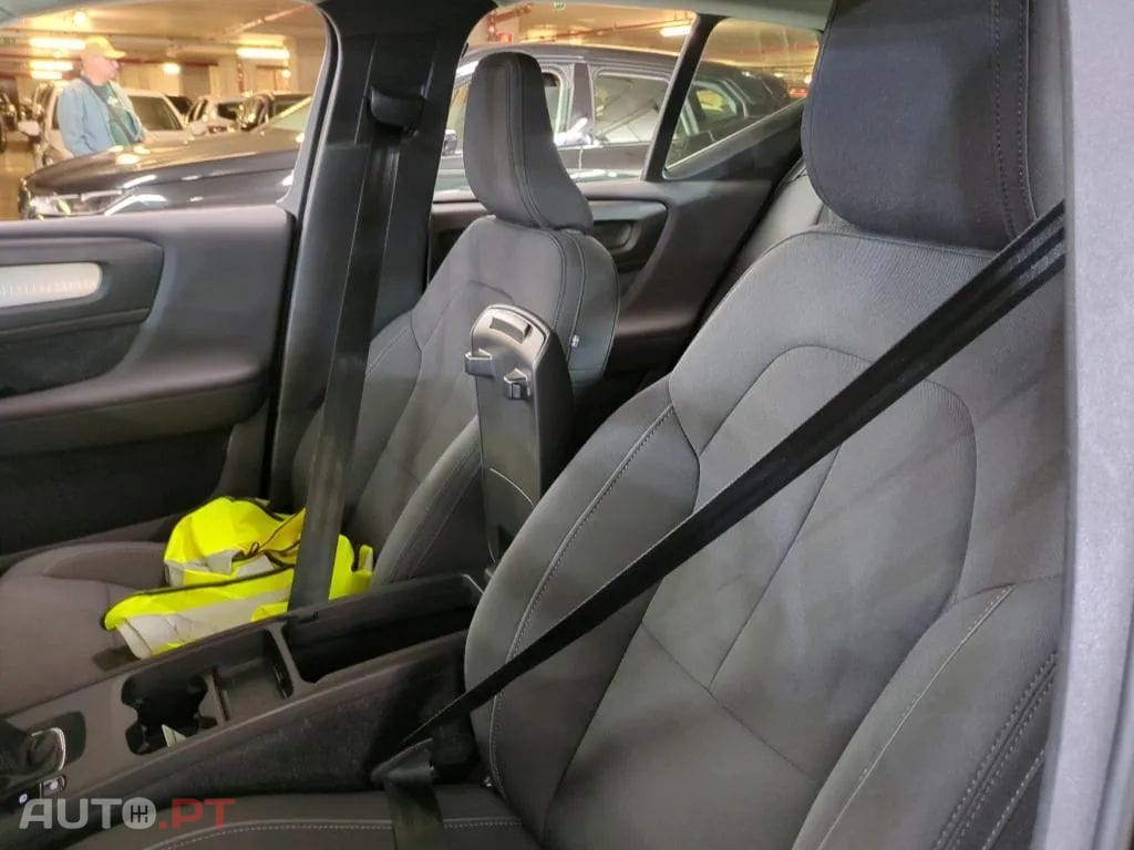 Volvo XC40 1.5 T2 Momentum Plus