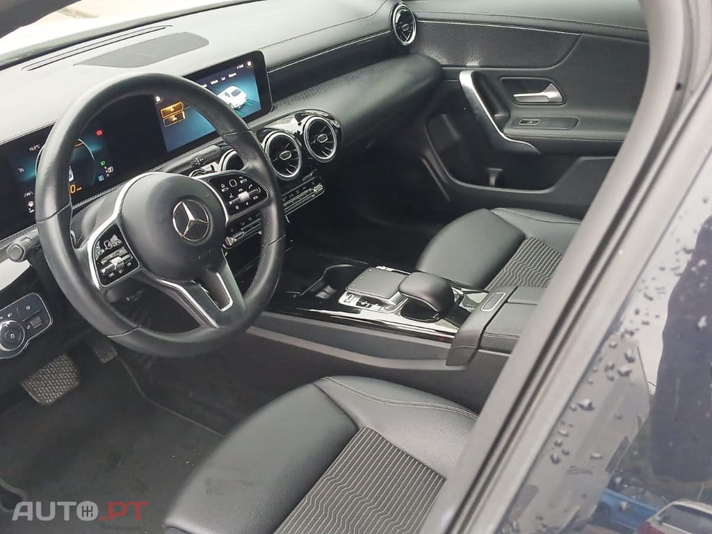 Mercedes-Benz CLA 180 Outro