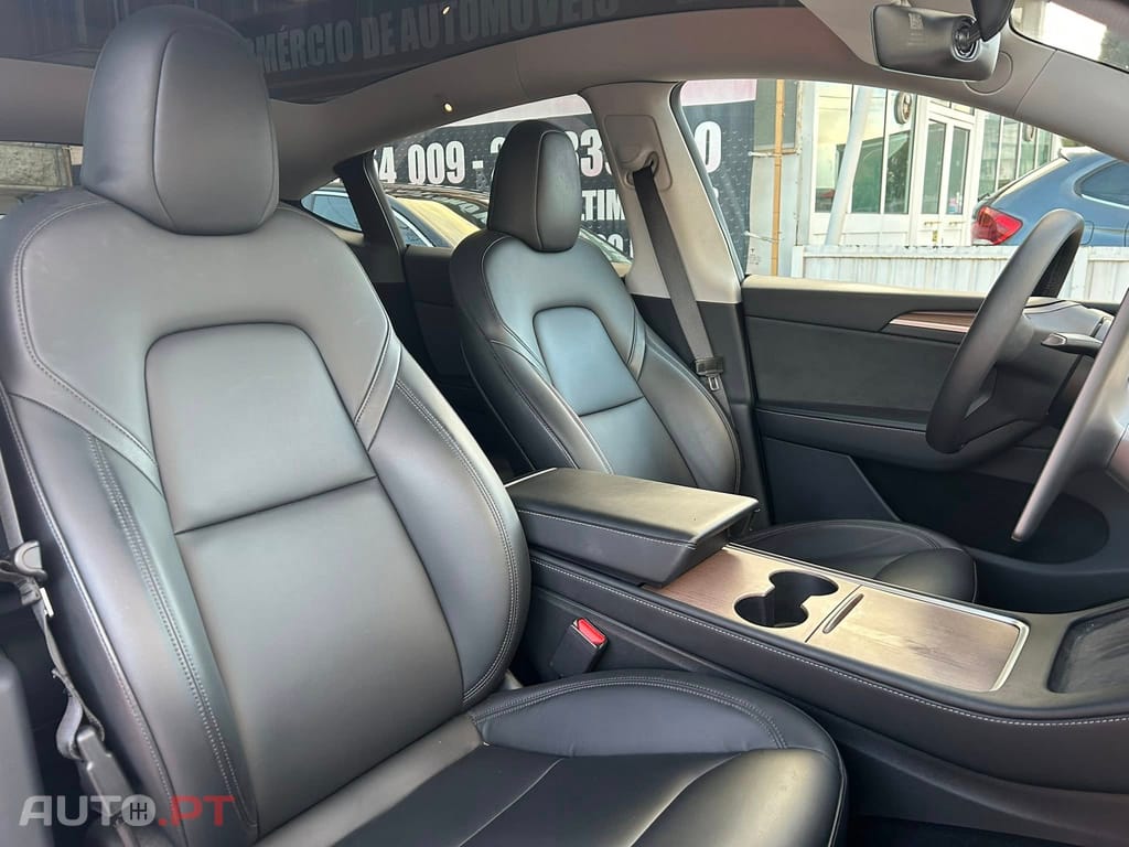 Tesla Model Y Standard RWD