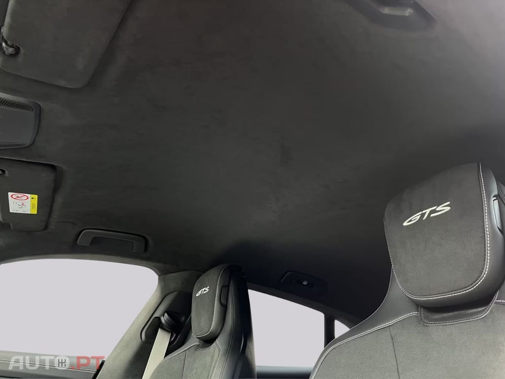 Porsche Taycan GTS I.V.A DEDUTIVEL 