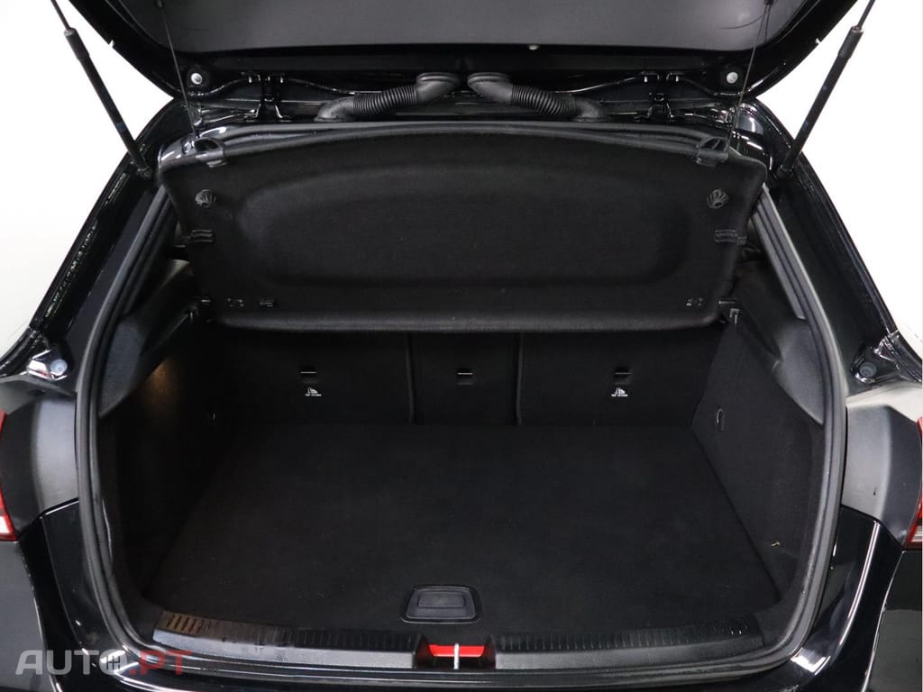 Mercedes-Benz A 250 e Auto