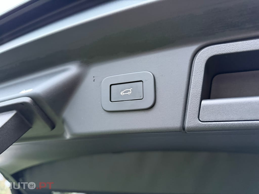 Land Rover Velar 2.0 D200 AWD R-Dynamic SE