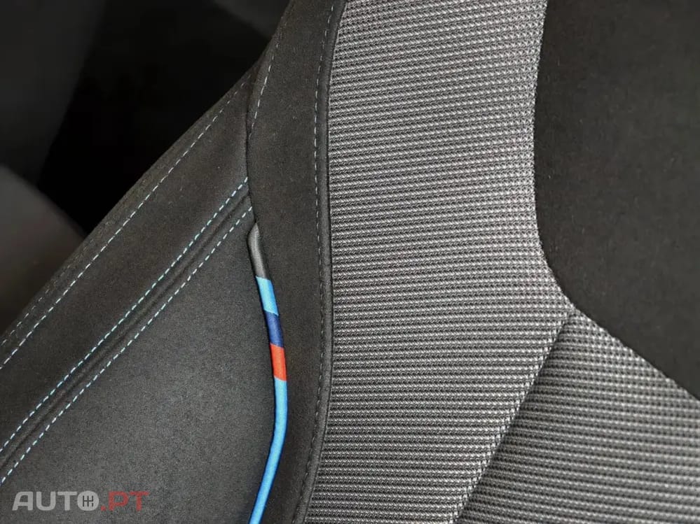 BMW 330 e Pack Desportivo M Pro Auto