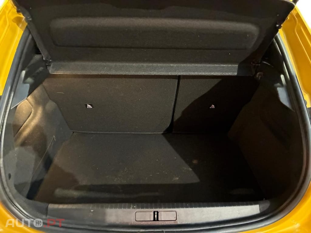 Peugeot E-208 50 kWh Style