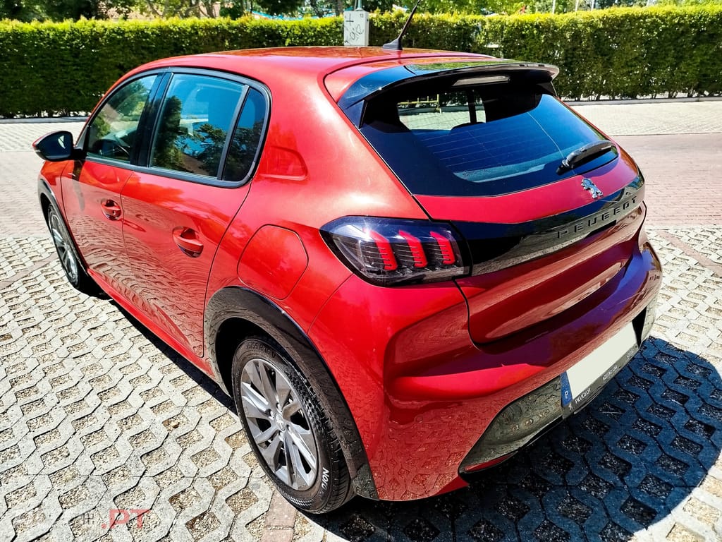 Peugeot 208 Allure 50 kWh 136cv