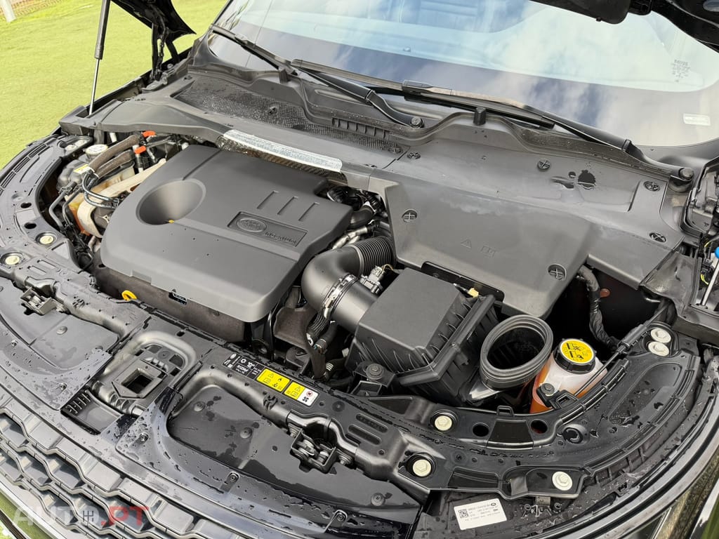 Land Rover Evoque 1.5 P300e AWD R-Dynamic S Auto